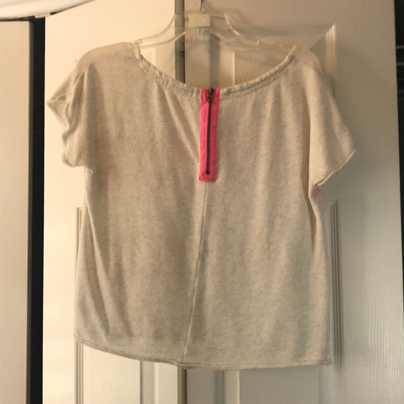 Top - Picture 2 of 2